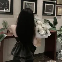 Minnie(Kim Min-ji)(bạn em)