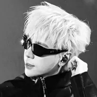 • Lê Quang Hùng •