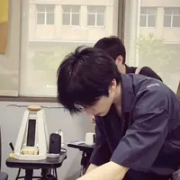 Hàm Dư_hắn