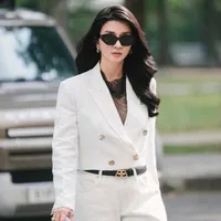 Trần Thị Kim Tuyến (chị)