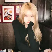 Lạc Thanh Y