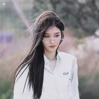 Vương Dịch - cô