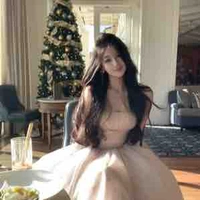 Lê Khuynh Thiên Cẩm-bff nu⁹