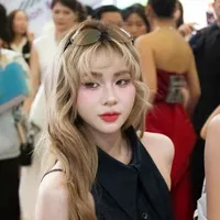 Lê Thy Ngọc ( cô)