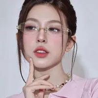 Nguyễn Lê Diễm Hằng (mèo trắng)