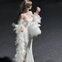 Trần Hoàng Lan Chi(mẹ anh)