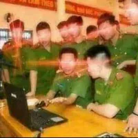 đóng mọi vai diễn còn lại