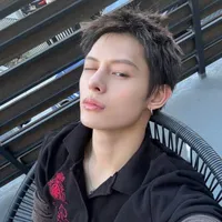 James - trước khi xuyên