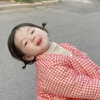 Hoàng Thanh Vy_Bông_ (6 tuổi)