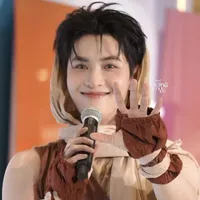 HoangB { tg }