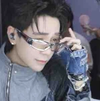 Lê Quang Hùng - Phone