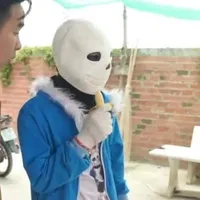 Sans dép hồng