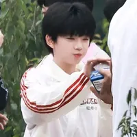 Trương Hàm Thụy_y