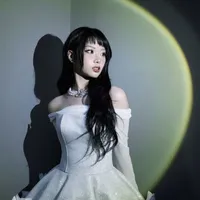 Nguyễn Lê Ngọc Ánh Sáng (Ánh Sáng Aza)