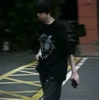 Trần Dịch Hằng. papa hắn