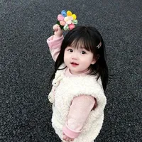 Bé gái nhỏ