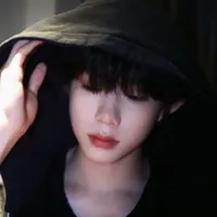 Soái ca của nhóm là Jonathan😎