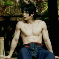 Cô gái làm đàn ông có bầu