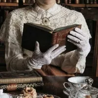 𝘍𝘦𝘮𝘢𝘭𝘦 𝘤𝘩𝘢𝘳𝘢𝘤𝘵𝘦𝘳