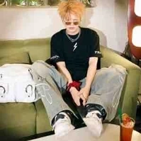 nhân viên trong công ty anh