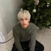 Huening Kai[Y]