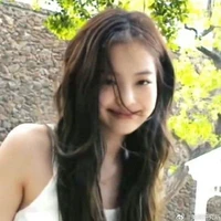 𝐊𝐢𝐦 𝐉𝐞𝐧𝐧𝐢𝐞