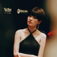 diệu hiền ( dì út)