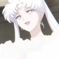 Queen Serenity "mẹ usagi trên moon"