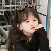 Lăng Tuyết Nghi (lúc bé)