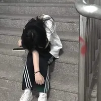 tác giả lè
