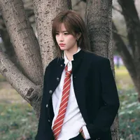 Bách Hân Dư - Cô