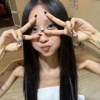 Hàng Lâm Trang Anh { 1990 } { Suboi }