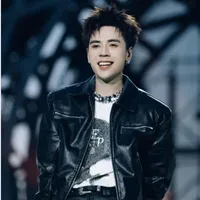 Q.HÙNG