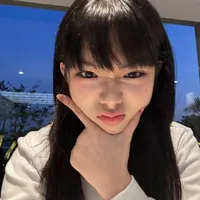 Nguyễn Lê Ngọc Ánh Sáng (aza)