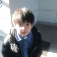 Lục Khánh Phong- lúc nhỏ