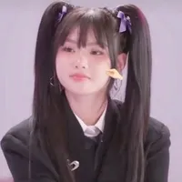 Nguyễn Lê Ngọc Ánh Sáng - Aza