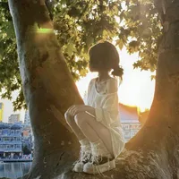 Bé chuối nèk