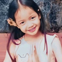 Lalisa Manobal(Cô, 7 tuổi)