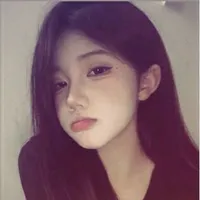 Phạm Thùy Thúy Ngân ( mít)