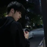 Minh Vương - trợ lí của anh