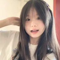 Hạ Uyển Đình( 8 tuổi)