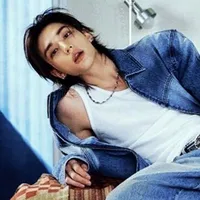 Hwang Hyunjin ( Hyunjin )