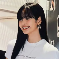 Lalisa Manoban ( cô)