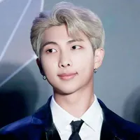 Kim Nam-joon (ba cô)