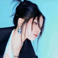 Trần Thảo Linh-chị