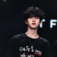 Trương Hàm Thụy _T