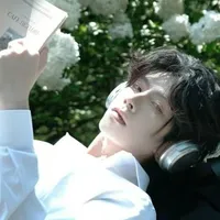 Neyuq - /@NguoihangocViet/