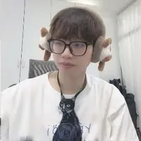 Yezi cute thích Khôi Vũ cute😻