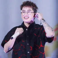 Trần Thiện Thanh Bảo • B Ray