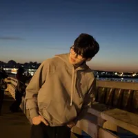 Pond Naravit  Lertratkosum_ 18 tuổi